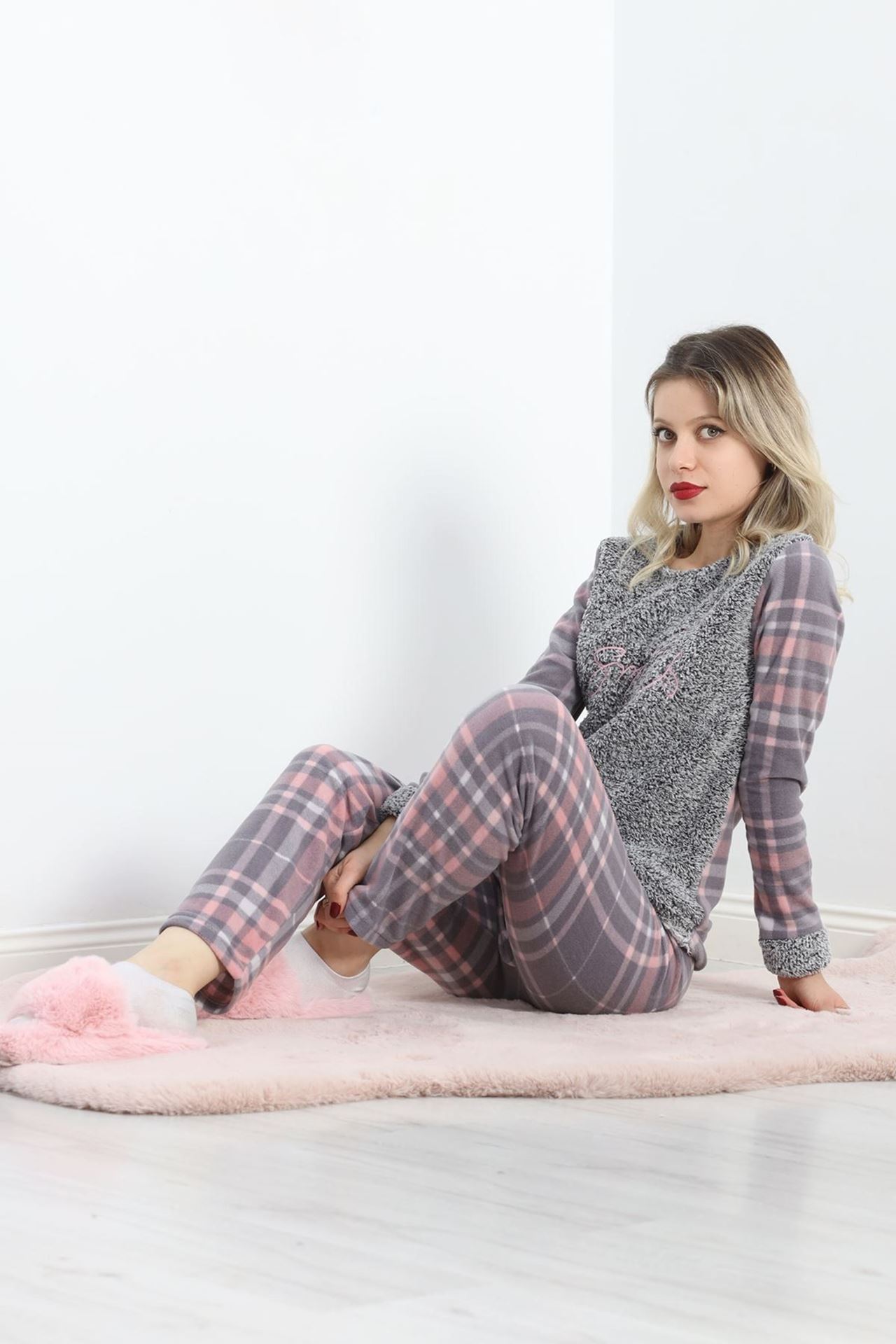 Peluş Polar Pijama Takımı Grikareli